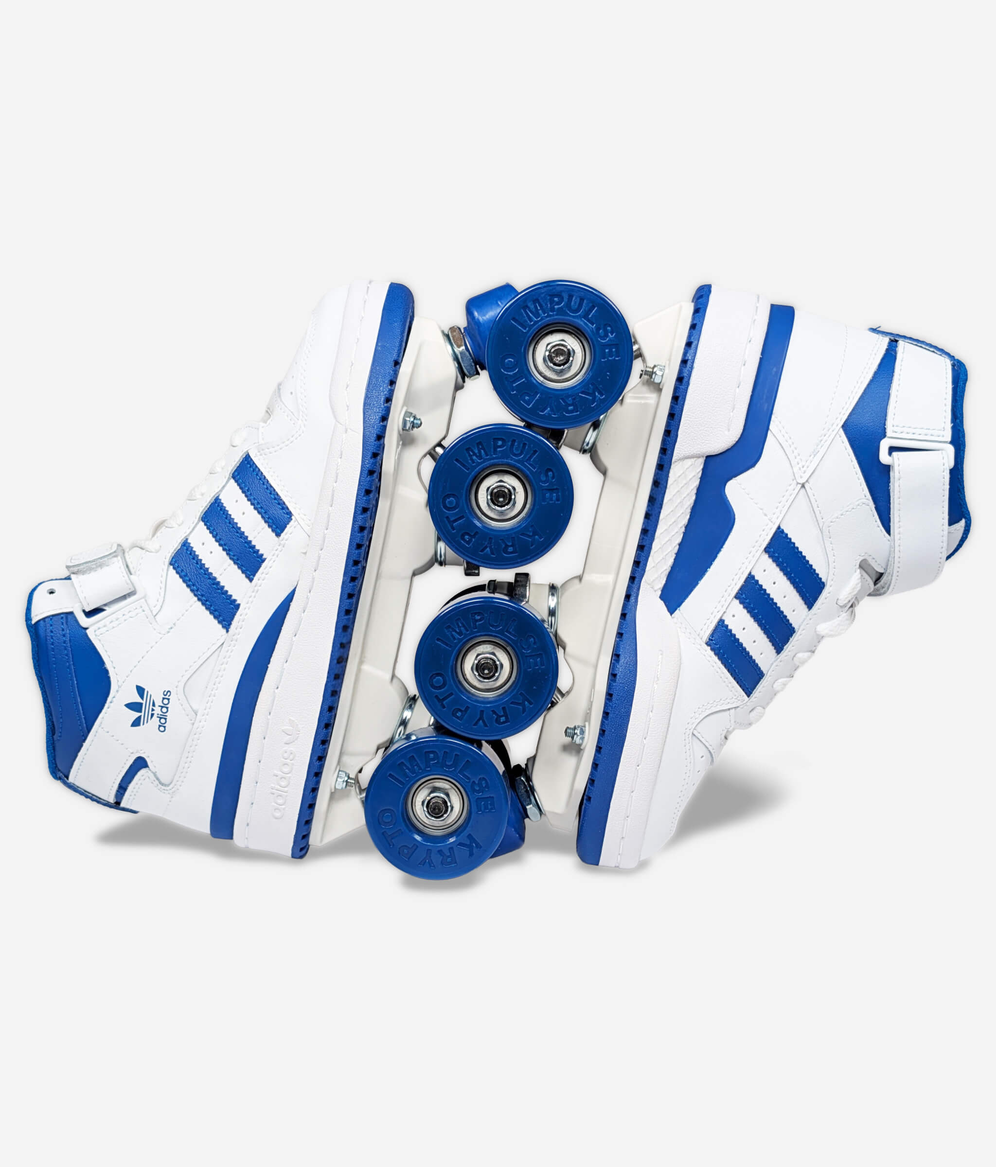Roller sneakers Adidas Forum par Loumy's World, en position verticale avec roues entremêlées